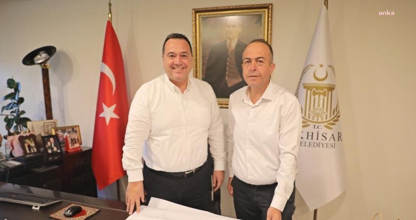 Akhisar Belediye Başkanı Besim Dutlulu’nun öncülüğünde ilçeye kazandırılan Cumartesi Pazarı,