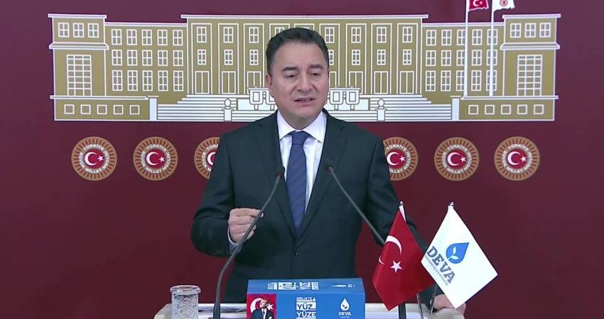 DEVA Partisi Genel Başkanı Ali Babacan, TBMM'de, "Son günlerde gizli