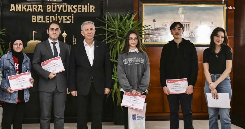 Ankara Büyükşehir Belediyesi'nin 29 Ekim Cumhuriyet Bayramı temalı şiir yarışması