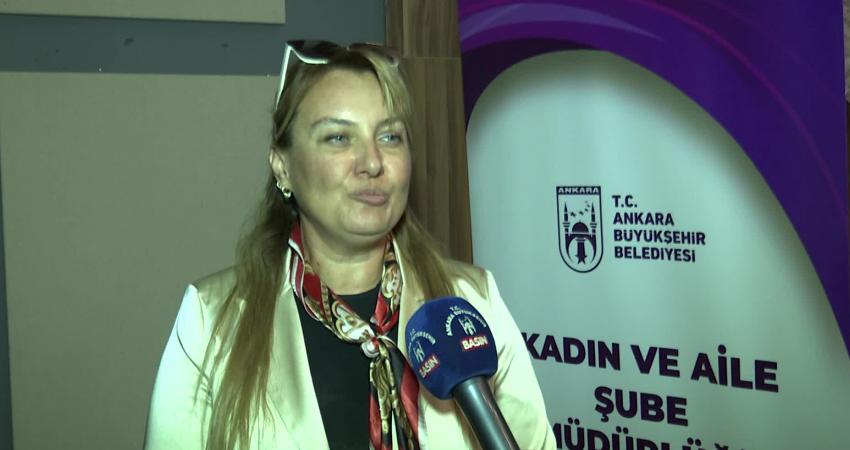 Ankara Büyükşehir Belediyesi Dikmen Kadın Lokali üyelerinden oluşan tiyatro ekibi,