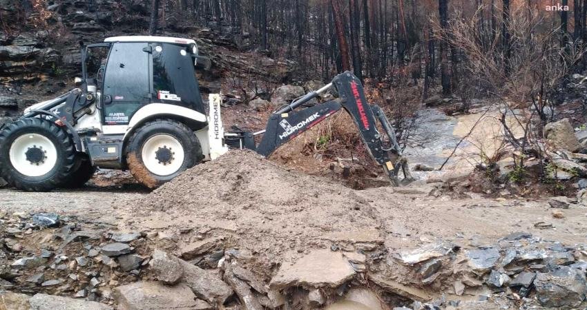 Antalya'da, hafta sonu şiddetli yağış ve fırtına nedeniyle bazı ilçe