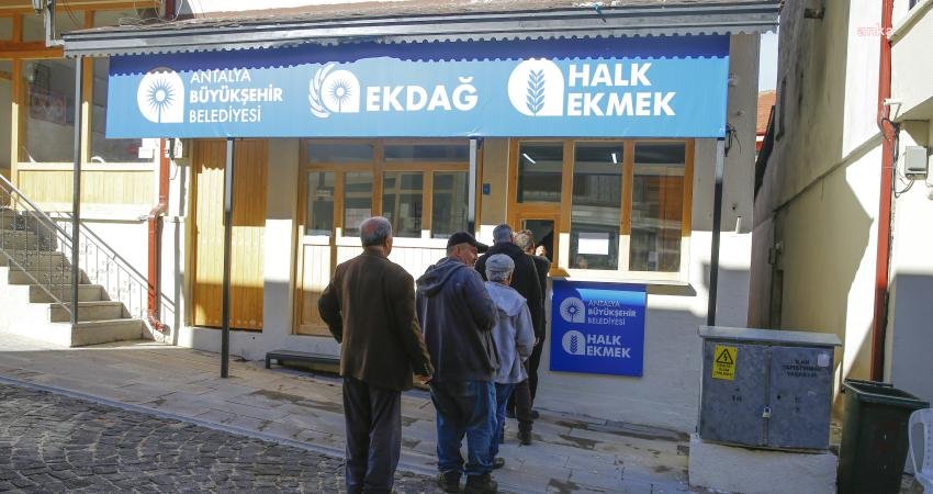 Antalya Büyükşehir Belediyesi, halkı uygun fiyatlı ekmekle buluşturmak için Akseki’nin