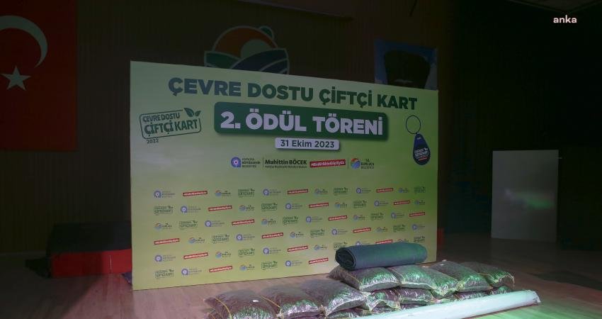 Antalya Büyükşehir Belediyesi'nin Çevre Dostu Çiftçi Kart Projesi kapsamında Kumluca’da