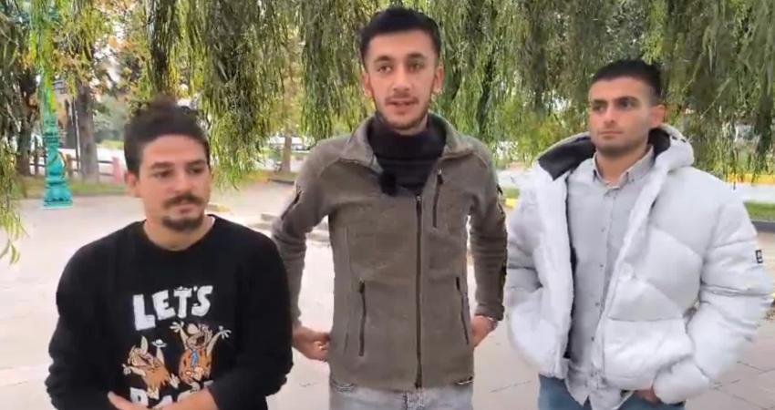 Artvin Çoruh Üniversitesi Arhavi Meslek Yüksekokulu öğrencileri, yağmurlu havalarda yemekhanenin
