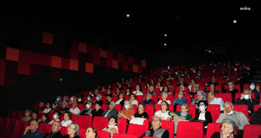 Balçovalı Gaziler ve Olgun Gençlik Merkezi Üyeleri, 10 Kasım Atatürk’ü