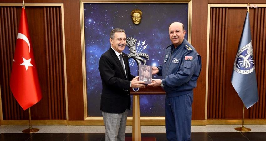 Tepebaşı Belediye Başkanı Ahmet Ataç, Muharip Hava Kuvveti Komutanı Orgeneral