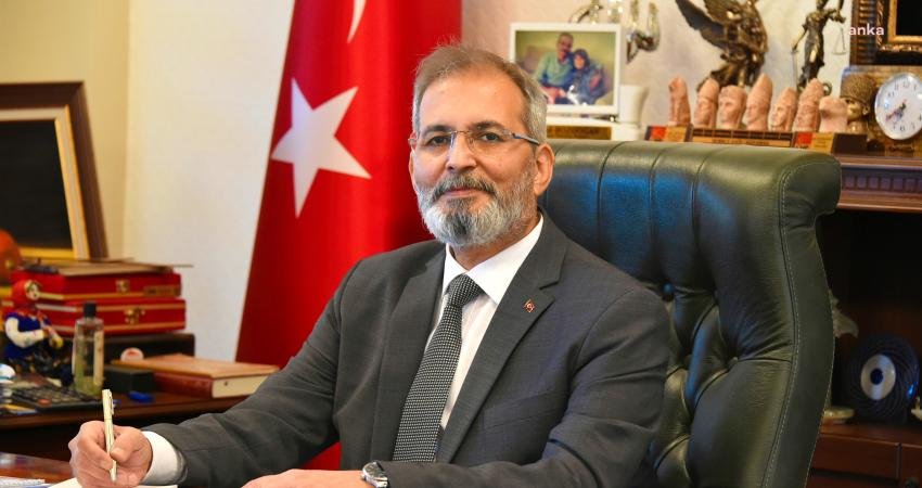 Tarsus Belediye Başkanı Haluk Bozdoğan, 24 Kasım Öğretmenler Günü dolayısıyla