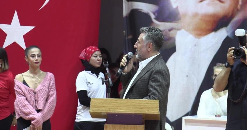 Her yıl binlerce kişiyi sporla buluşturan Bayraklı Belediyesi kış spor