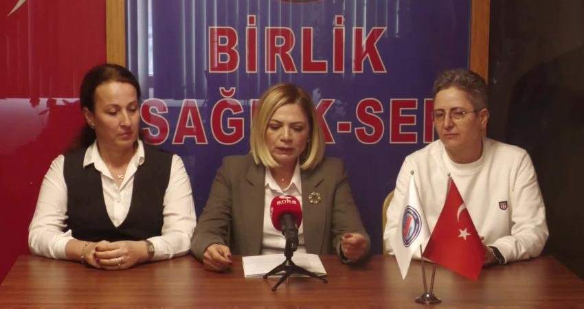 29 Kasım Tıbbi Sekreterler Günü’nde açıklama yapan Birlik Sağlık Sen