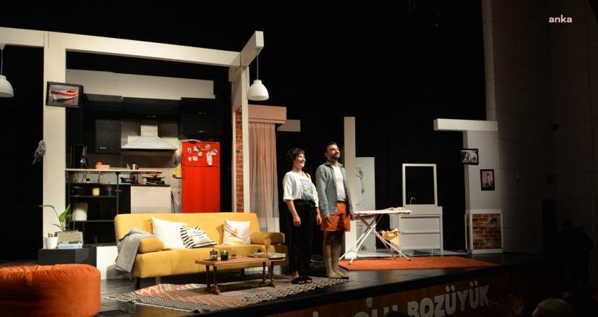 Bozüyük Belediye Tiyatrosu 3. sezonda, perdelerini ödüllü oyun “Ayrılık” ile