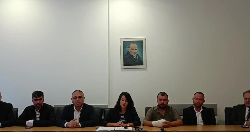 Gaziantep’teki Akınal Sentetik fabrikasında iş kazası geçirerek ellerini kaybeden işçiler