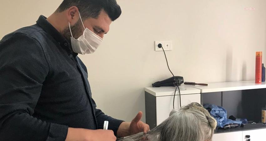 Çankaya Belediyesi'nin vatandaşlara yönelik evde bakım uygulaması kuaför ve berber