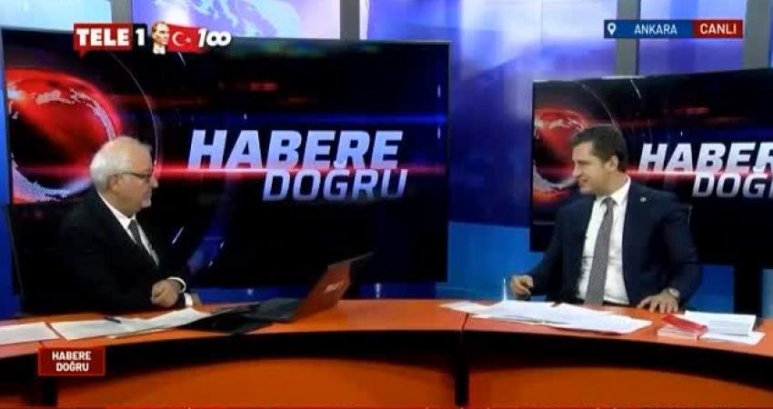 CHP İzmir Milletvekili Deniz Yücel, öğretmen Emine Karakaş'ın Cumhuriyet’in 100.