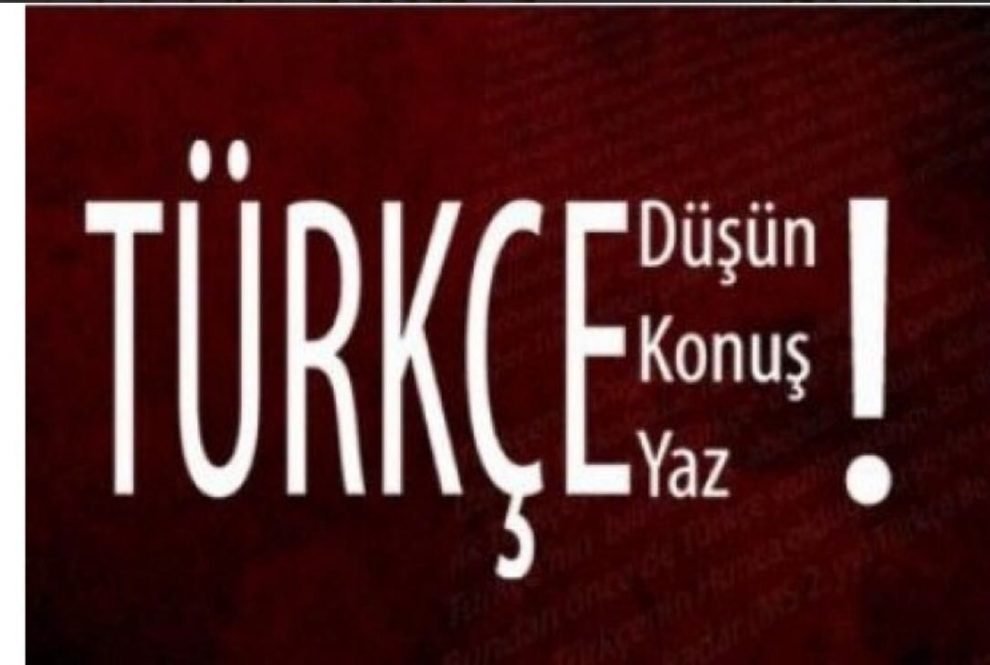 Türkiye Cumhuriyeti'nde yaşıyoruz ! Ana dilimiz Türkçe ! Türk gelenek