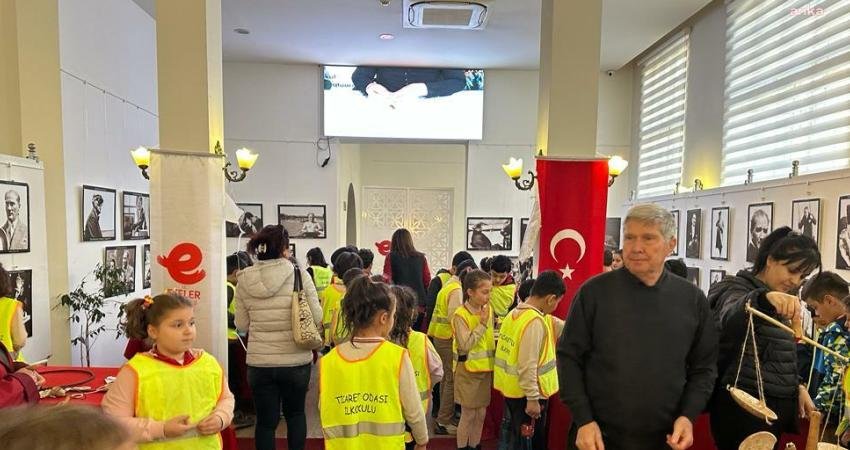 Efeler Belediyesi öncülüğünde açılan “Oyuncakçı Dede” Erkan Atalı’nın “Geçmişten Günümüze