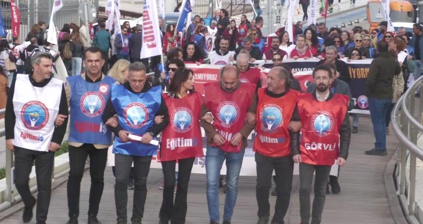 Eğitim ve Bilim İşgörenleri Sendikası (Eğitim-İş) İzmir Şubelerine üye öğretmenler,