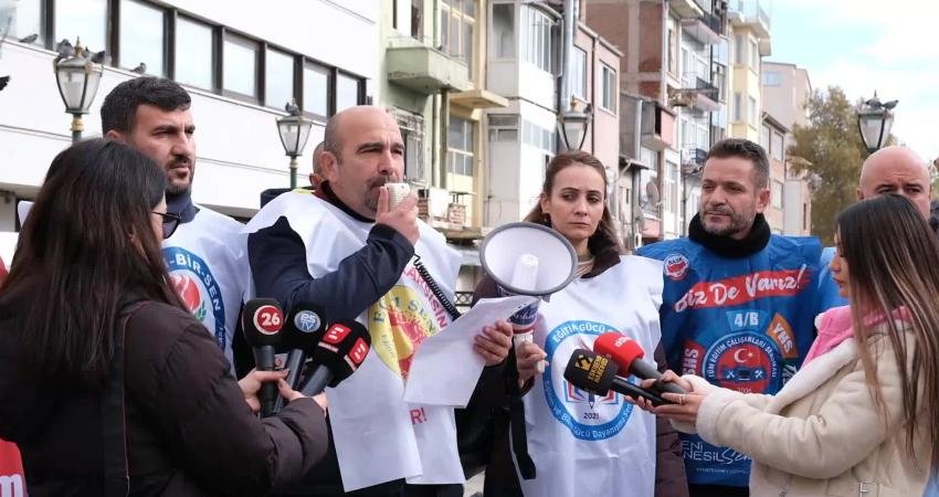 Banka promosyonlarına tepki gösteren Eğitim Sen Eskişehir Şube Başkanı Faik