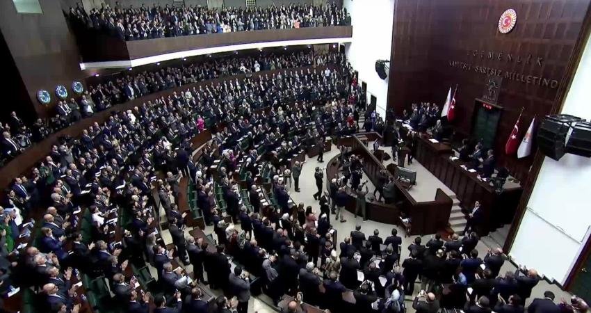 Cumhurbaşkanı Recep Tayyip Erdoğan, AKP Grup toplantısında atılan “İstanbul bizimdir,