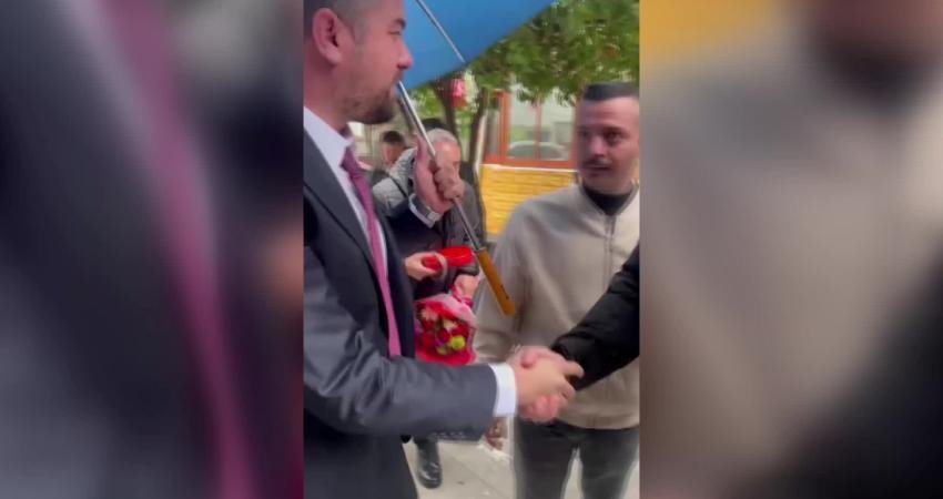 Eski CHP İzmir İl Başkan Yardımcısı ve CHP Balkan Masası
