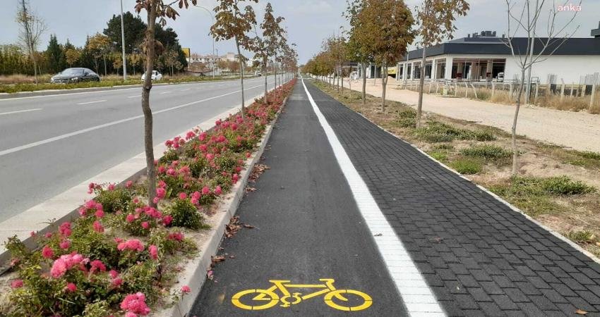 Eskişehir Büyükşehir Belediyesi’nin güvenli bisiklet yolu çalışmaları tüm hızıyla devam