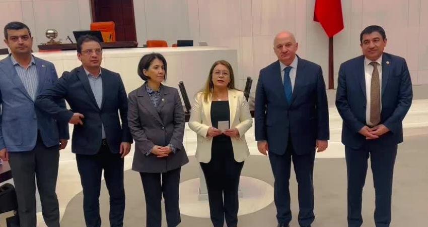 TBMM Başkanvekili Gülizar Biçer Karaca, cezaevindeki Milletvekili Can Atalay’ın mesajını;
