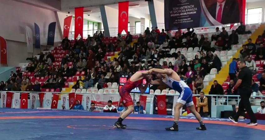 Yozgat’ta yarın tamamlanacak olan Serbest ve Grekoromen Stil Süper Ligi