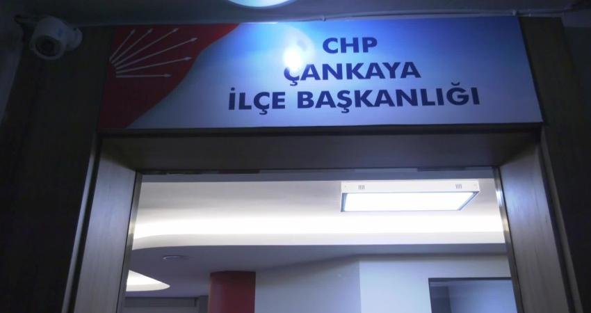 Ömer Faruk Eminağaoğlu, bugün CHP Çankaya İlçe Başkanlığı'nda Çankaya Belediye
