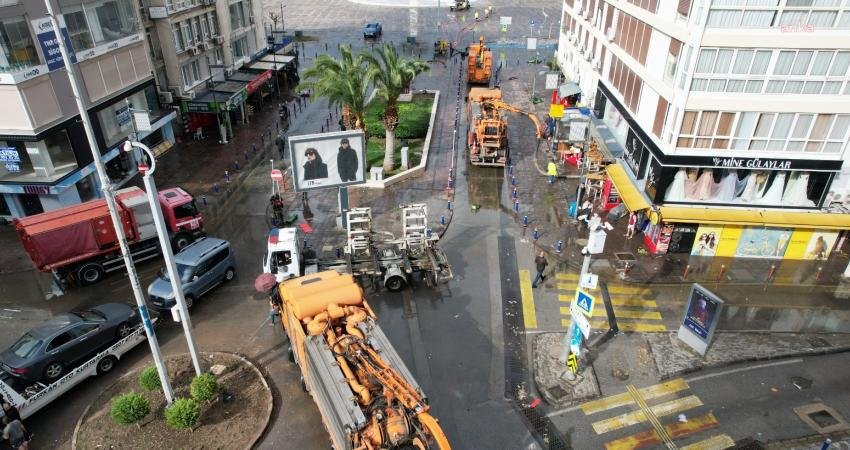 Kentteki deniz kabarmasının afet boyutuna erişmesinin ardından yaraları sarmak için