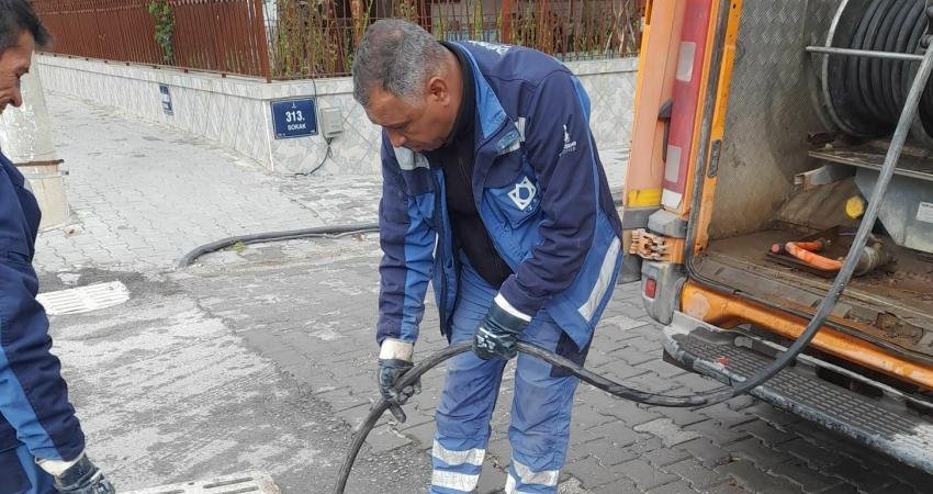Meteoroloji Genel Müdürlüğü’nün yaptığı kuvvetli yağış ve fırtına uyarısı doğrultusunda