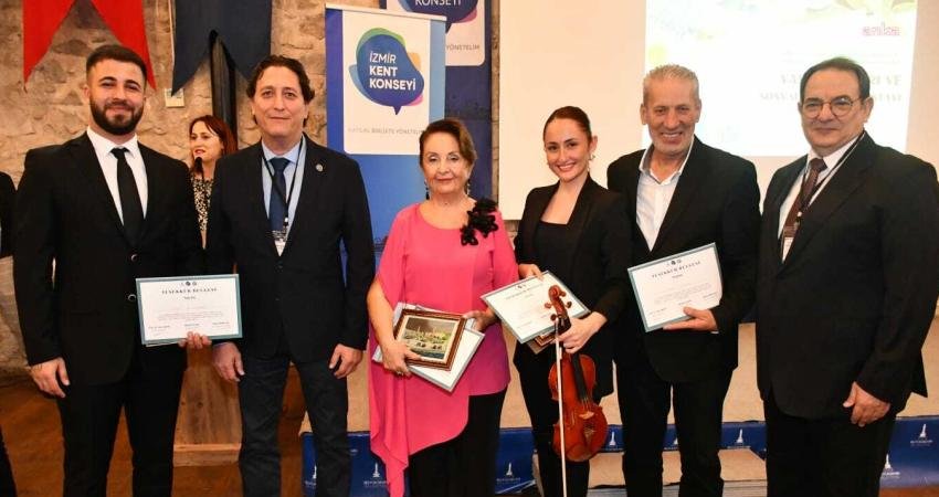 İzmir Büyükşehir Belediyesi, İzmir Kent Konseyi ve Aynı Hedefe Yürüyenler