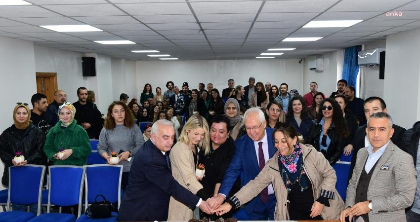 Karabağlar Belediye Başkanı Muhittin Selvitopu, 24 Kasım Öğretmenler Günü nedeniyle