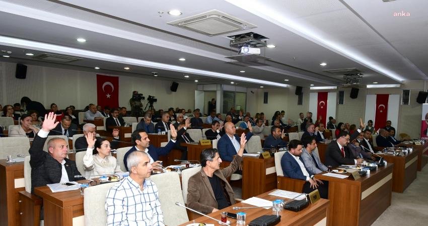 Karabağlar Belediye Meclisi’nin kasım ayı toplantısı gerçekleştirildi. Toplantıda konuşan Karabağlar