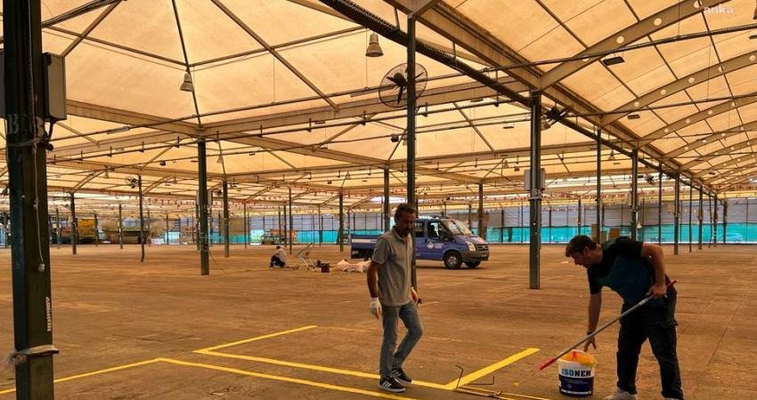 Karşıyaka Belediyesi, ilçedeki pazar yerlerini tadilat ve bakım çalışmalarıyla kış şartlarına hazır