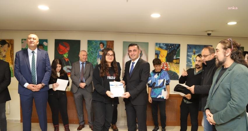 Kartal Belediyesi Sanat Akademisi’nden mezun olan resim bölümü öğrencileri, Kartal