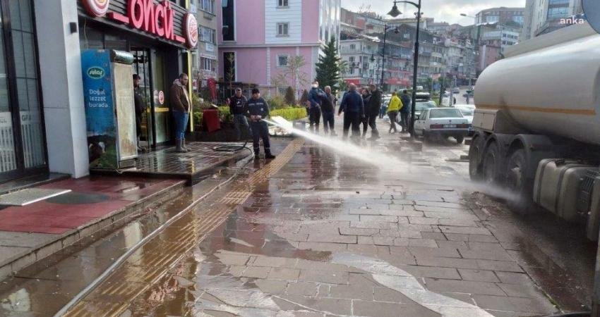 Kdz. Ereğli Belediyesi, kentte afetin izlerini temizlemek için gece-gündüz çalışmalarını