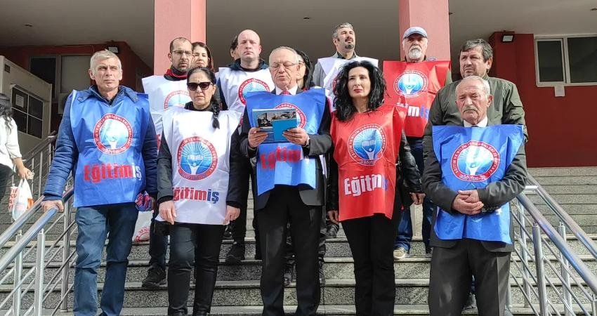 ‘Uluslararası Sezai Karakoç Günleri’ kapsamında Kocaeli’de 38 okula ‘Diriliş Neslinin