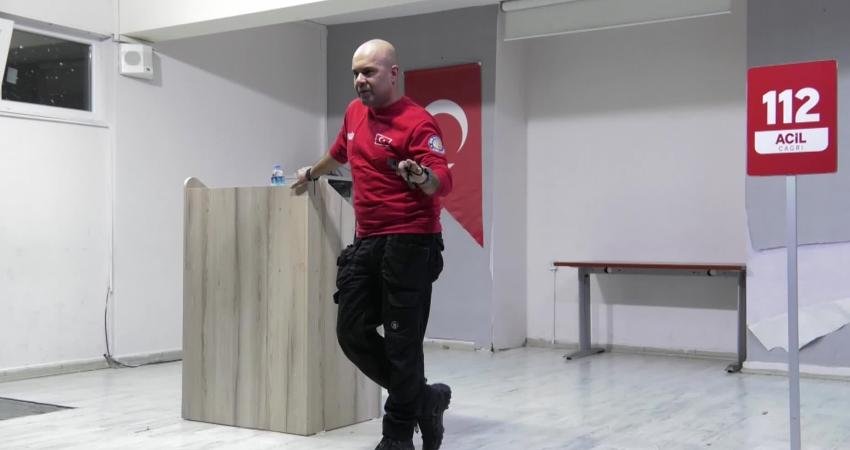 Konyaaltı Belediyesi Sivil Savunma Birimi, ilçede bulunan okullarda afet eğitimi