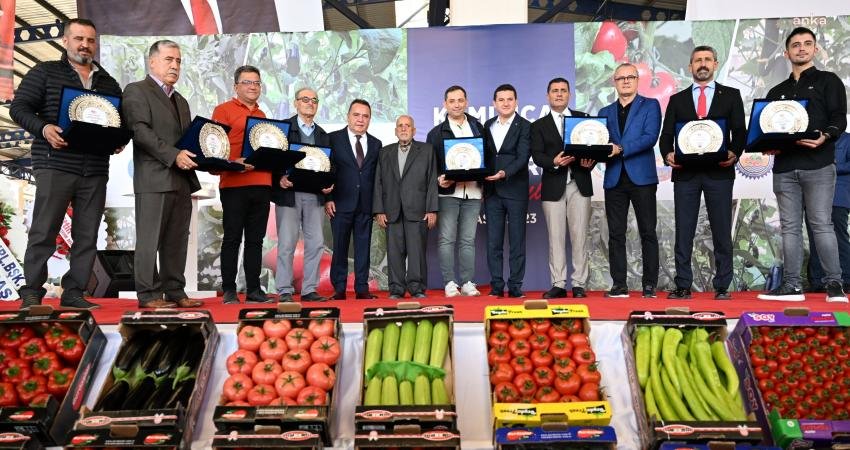 Kumluca, Beykonak ve Mavikent Toptancı Halleri sezon açılışına katılan Antalya