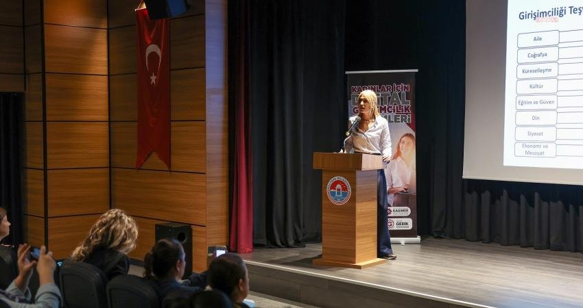 Maltepe Belediyesi’nin Maltepeli girişimci kadınları desteklemek için düzenlediği “Kadın Dijital
