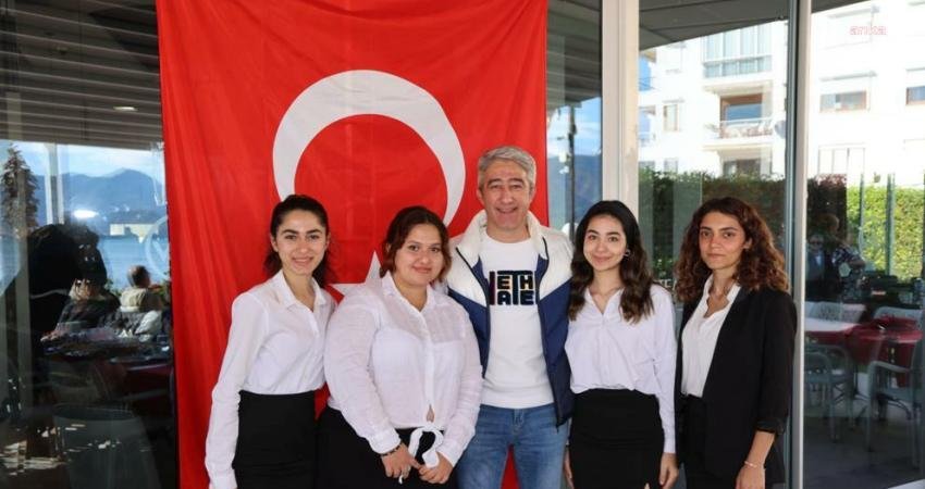 Marmaris Belediye Başkanı Mehmet Oktay, ÇYDD’nin düzenlediği kahvaltıya katıldı. Burada