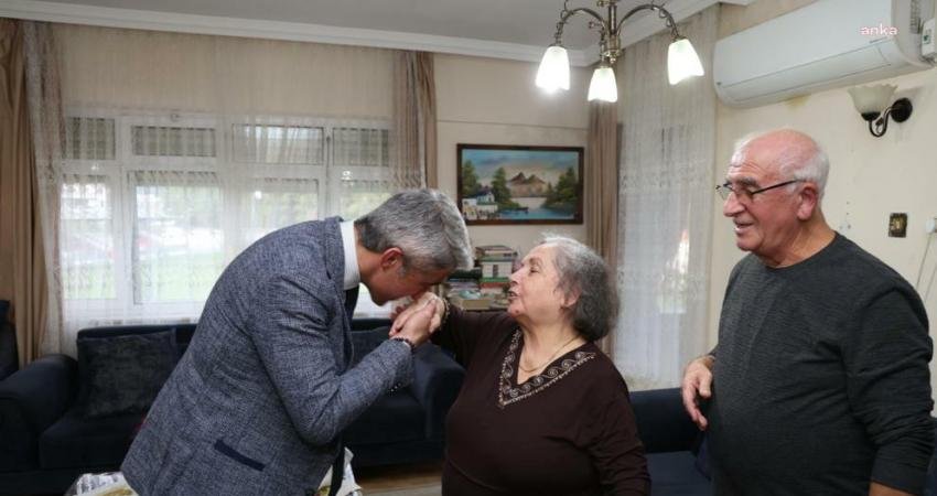 Marmaris Belediye Başkanı Mehmet Oktay, 24 Kasım Öğretmenler Günü'nde ilkokuldaki