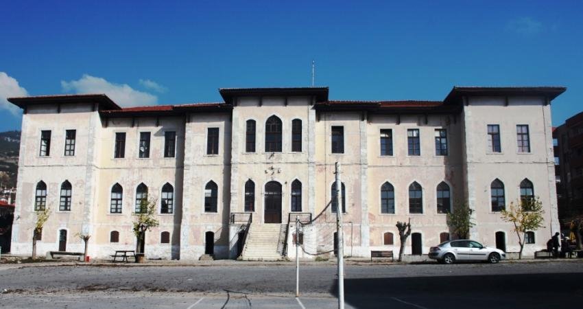Muğla’da bir lisede öğretmenin öğrencisini taciz ettiği iddiasıyla açılan davanın