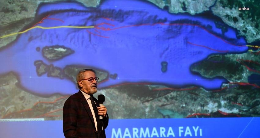 Esenyurt Belediyesi tarafından ilçedeki okul müdürlerine yönelik düzenlenen “Depreme Dirençli