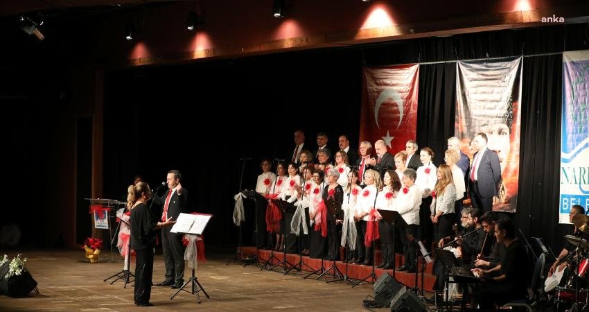 Narlıdere Belediyesi Türk  Halk Müziği Korosu, Gerçekay Oral’ın şefliğinde verdiği