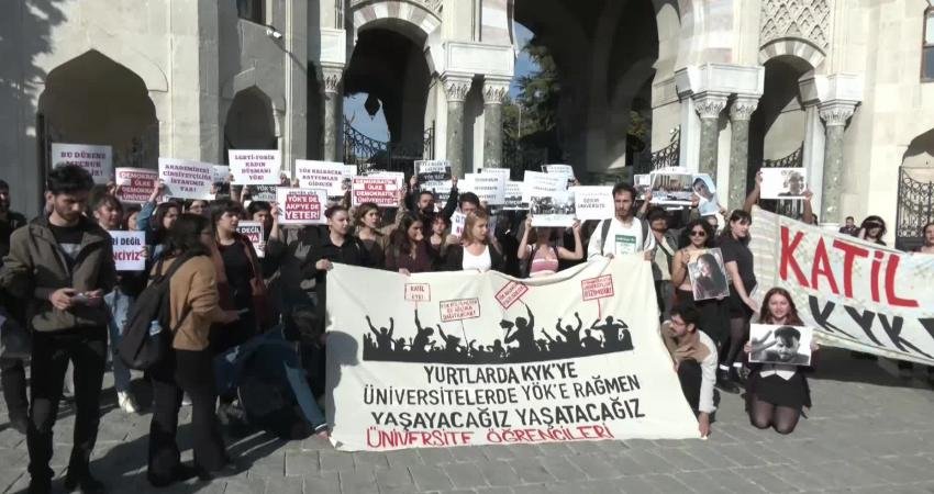 Üniversite öğrencileri, kuruluşunun 42’nci yılında Yükseköğretim Kurulu’nu (YÖK) İstanbul Üniversitesi