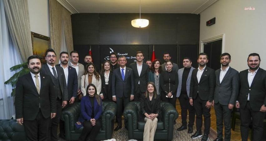 CHP Genel Başkanı Özgür Özel, CHP Gençlik Kolları Genel Başkanı Gençosman