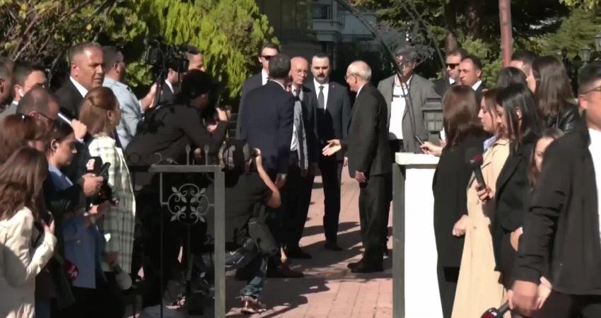 CHP Genel Başkanı Özgür Özel, eşi Didem Özel ile birlikte