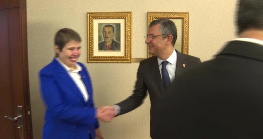 CHP Genel Başkanı Özgür Özel, Türk Tabipleri Birliği Başkanı Şebnem