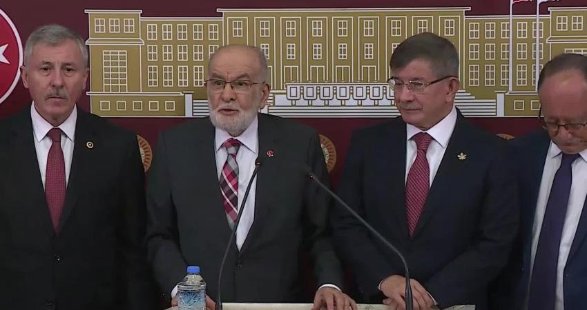 Gelecek Partisi Genel Başkanı Ahmet Davutoğlu ve Saadet Partisi Genel