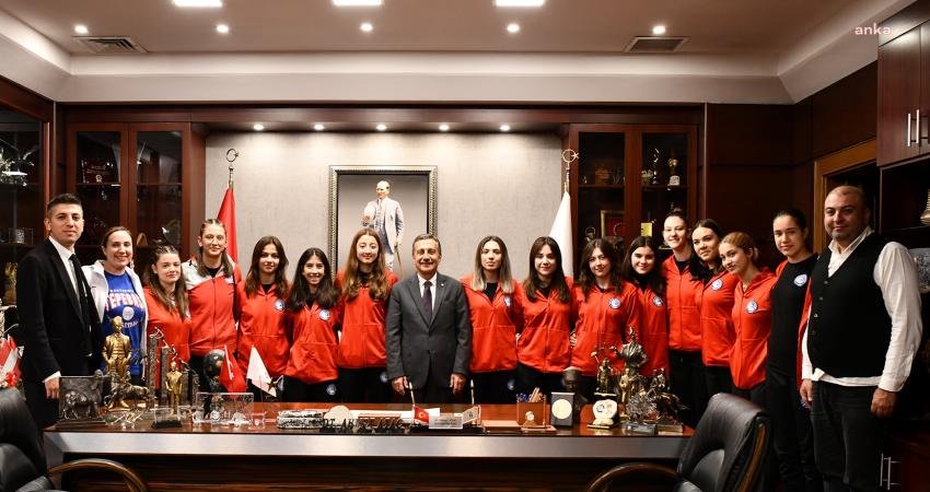 Tepebaşı Belediye Başkanı Ahmet Ataç, Eskişehir Genç Kızlar İl Şampiyonası'nda